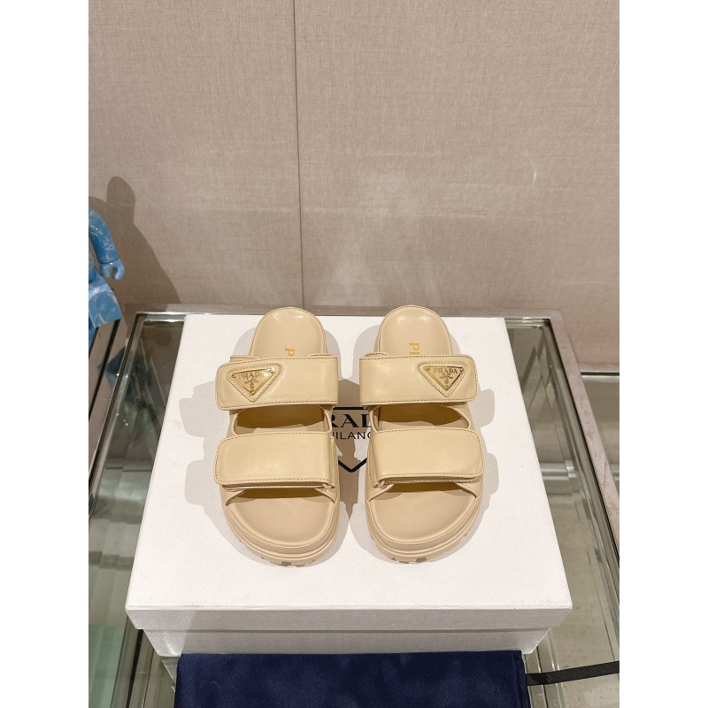 Pra*a sandals